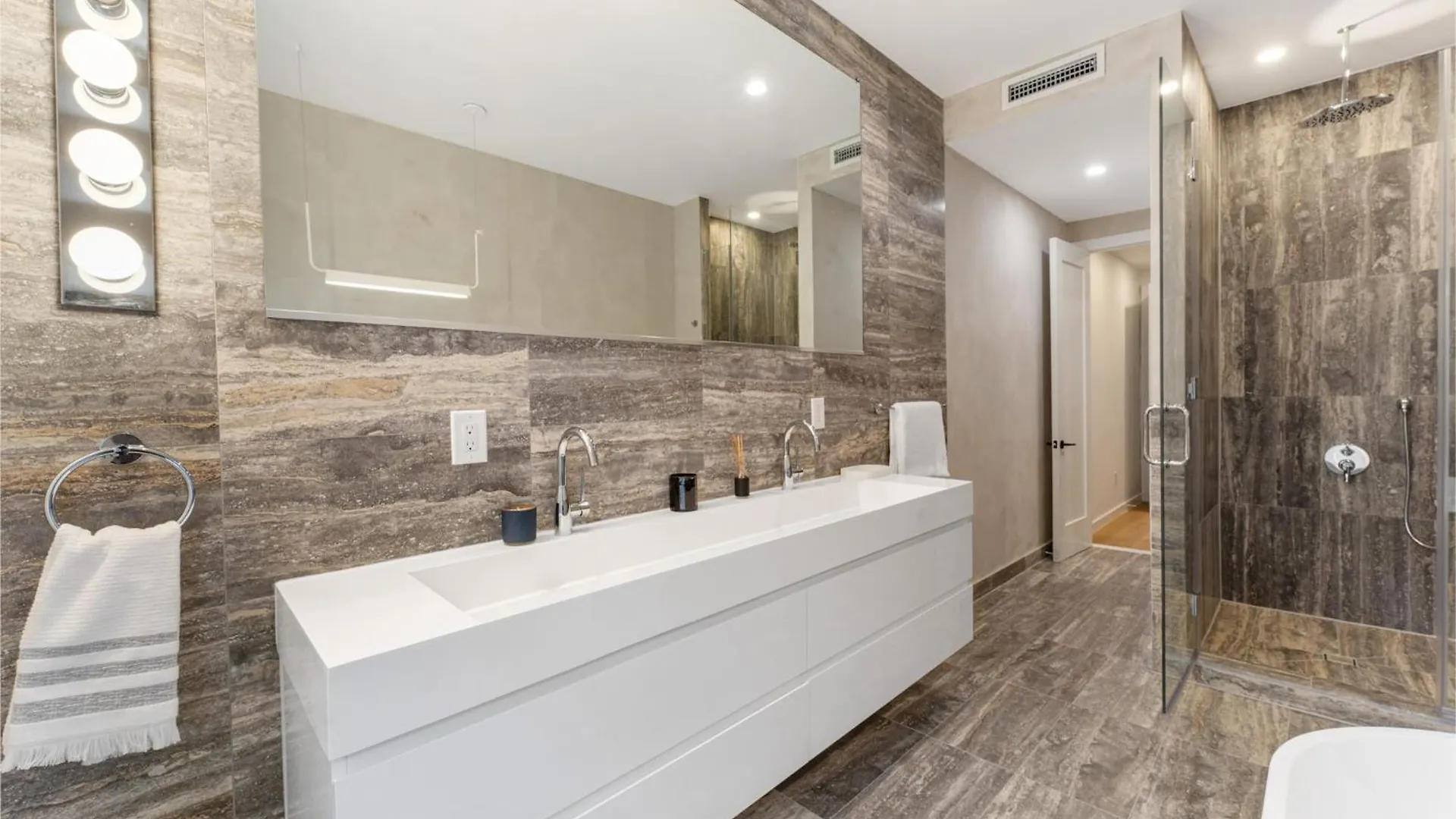 شقة Luxurious Harlem Home With Modern Amenities, Outdoor Patio! نيو يورك الولايات المتحدة الأمريكية
